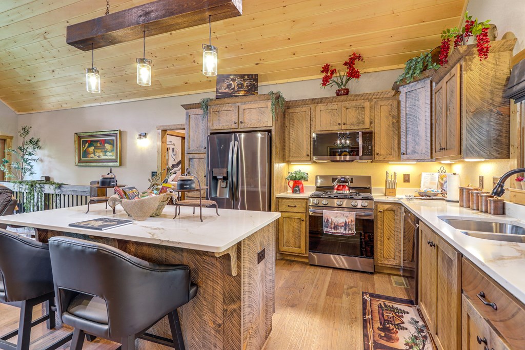 429817 Ellijay Active