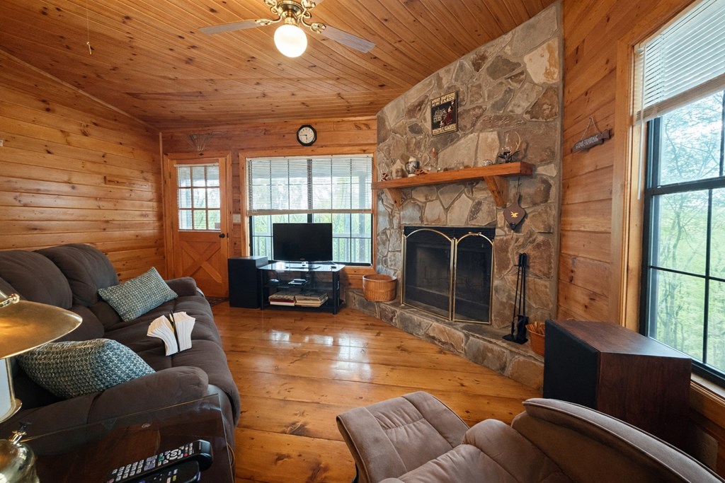 429848 Blue Ridge Residential