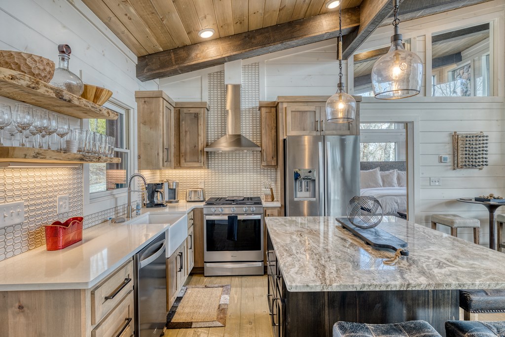 429896 Blue Ridge Residential