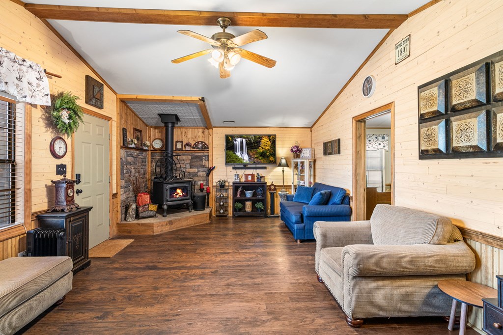 429935 Hiawassee Residential