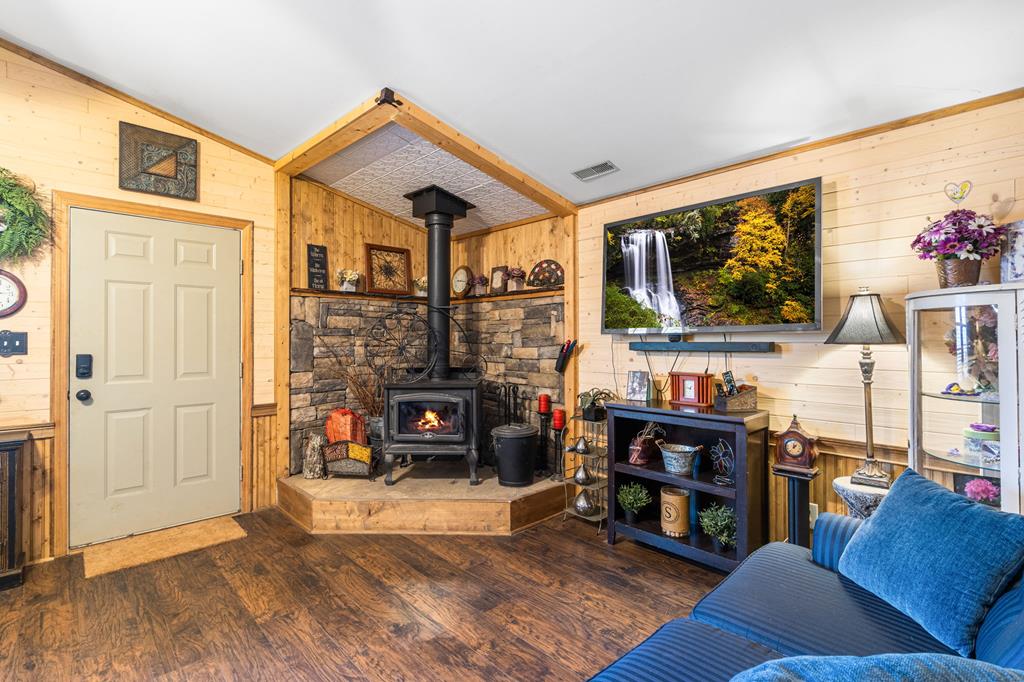 429935 Hiawassee Residential