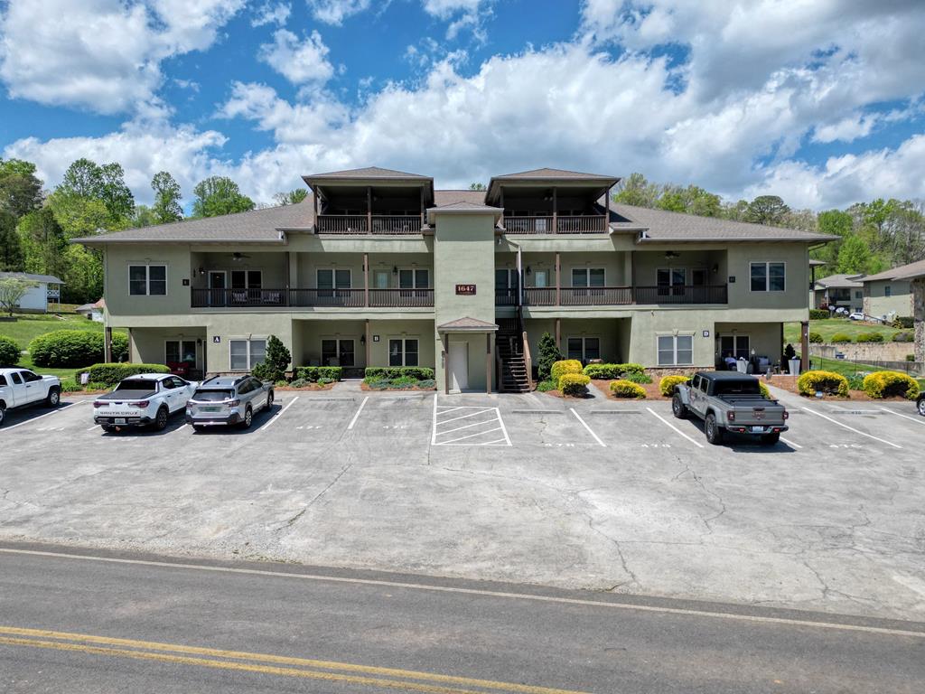 429944  Condominium