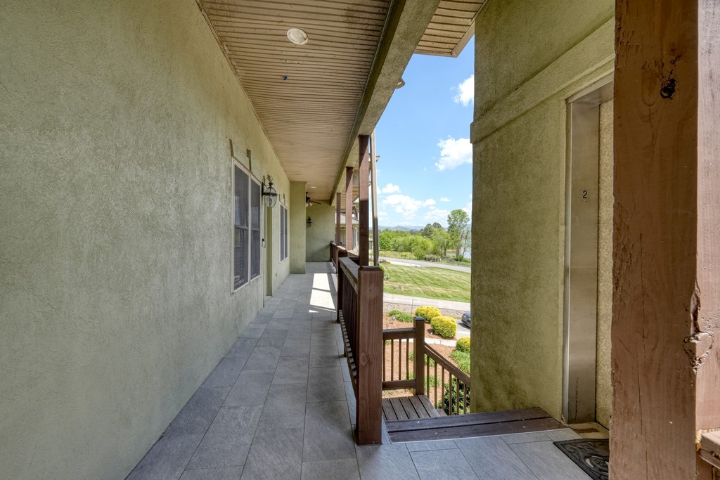 429944 Young Harris Condominium
