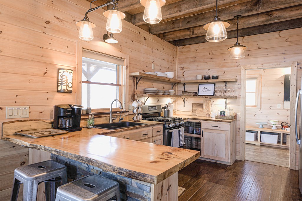 429976 Blue Ridge Residential