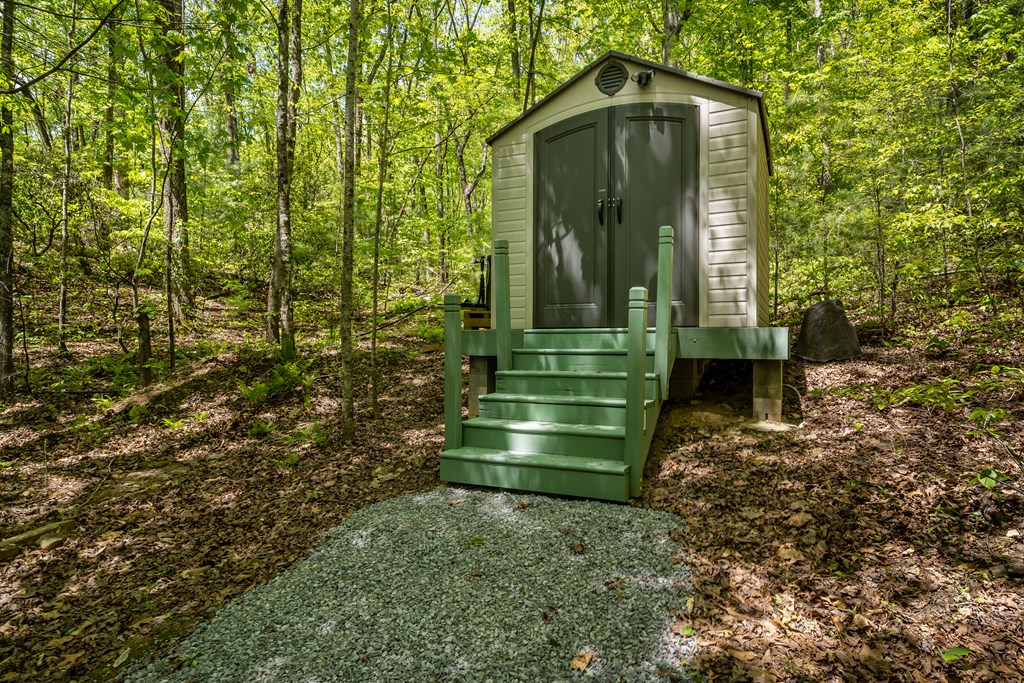 429985 Blue Ridge Residential