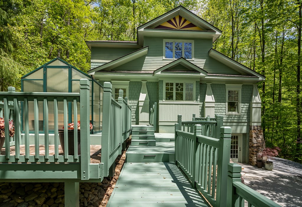 429985 Blue Ridge Residential