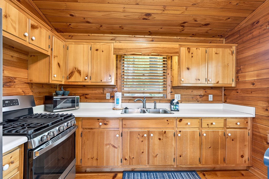 429991 Blue Ridge Residential