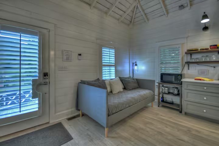 430163  Licensed Owner,Existing Rental History