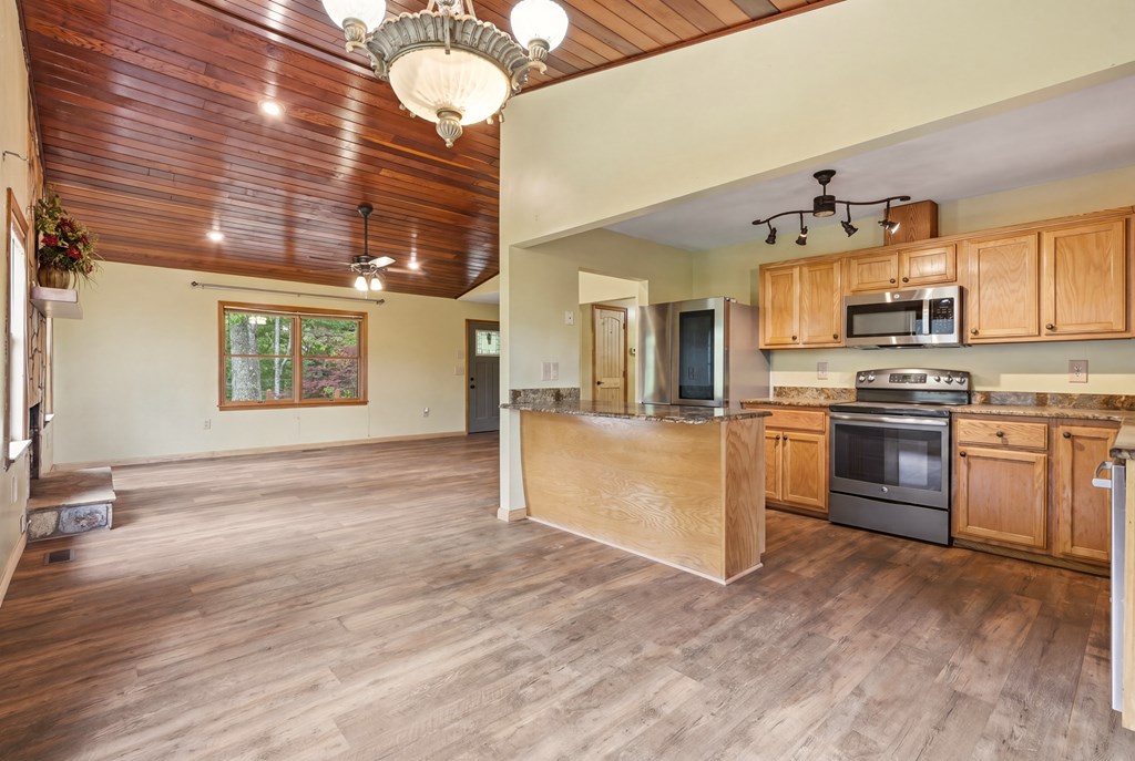 430385 Andrews Active