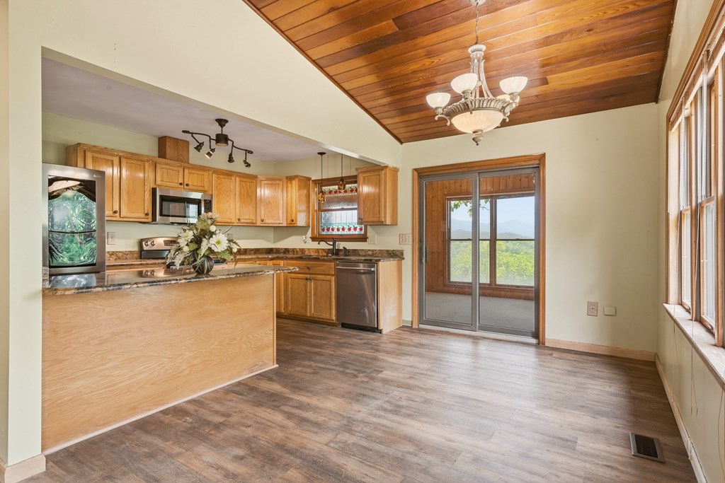 430385 Andrews Active