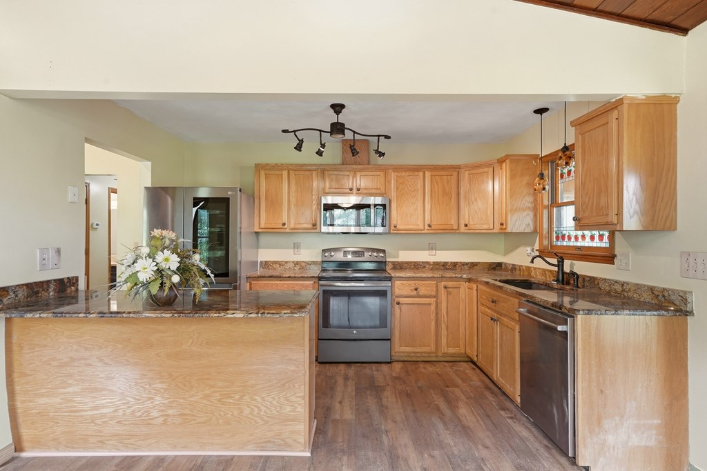 430385 Andrews Active