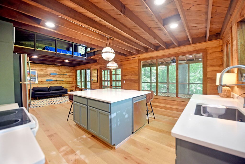 430837 Blue Ridge Active