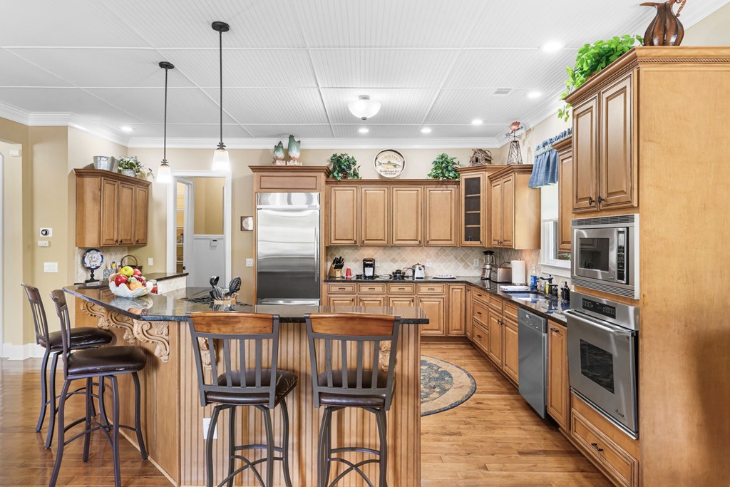 430847 Hayesville Active