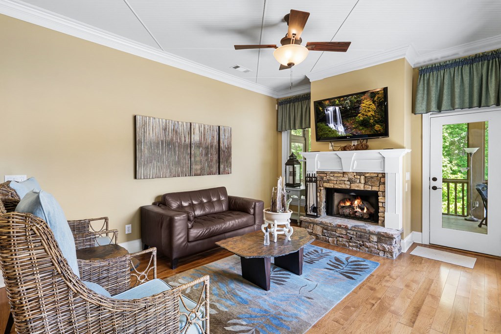 430847 Hayesville Active