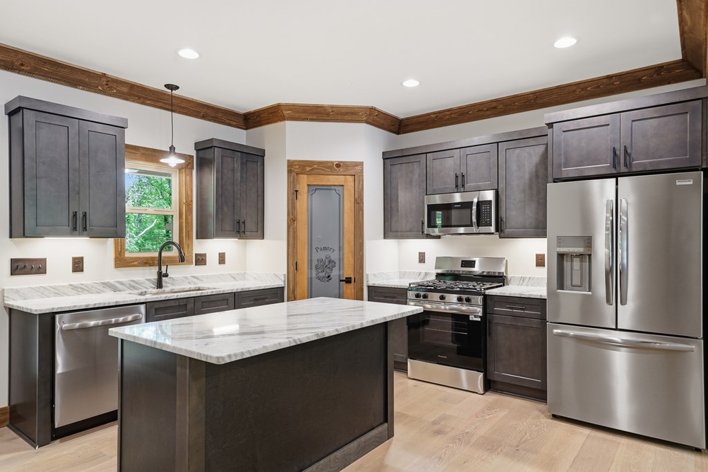 430858 Ellijay Active