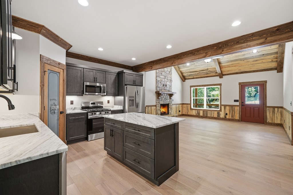 430858 Ellijay Active