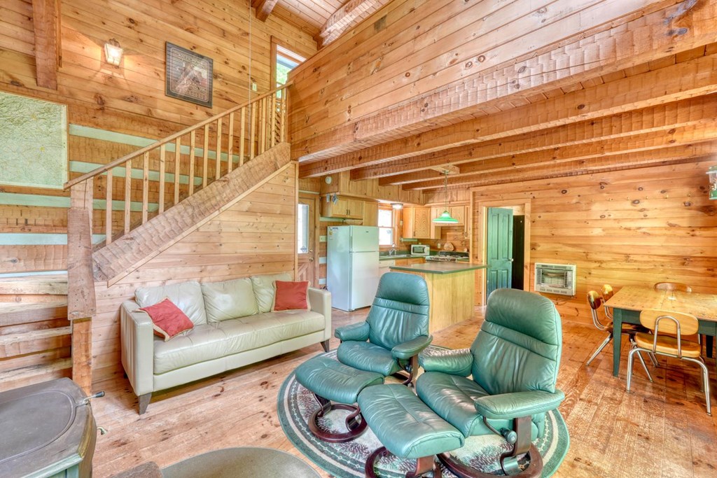 430937 Hayesville Active