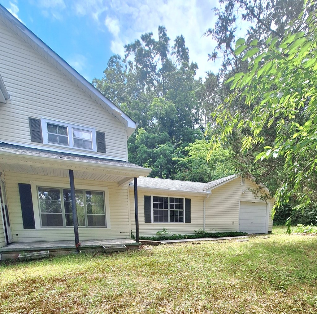 430961  Fixer Upper