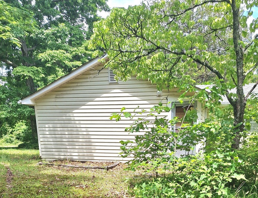 430961  Fixer Upper