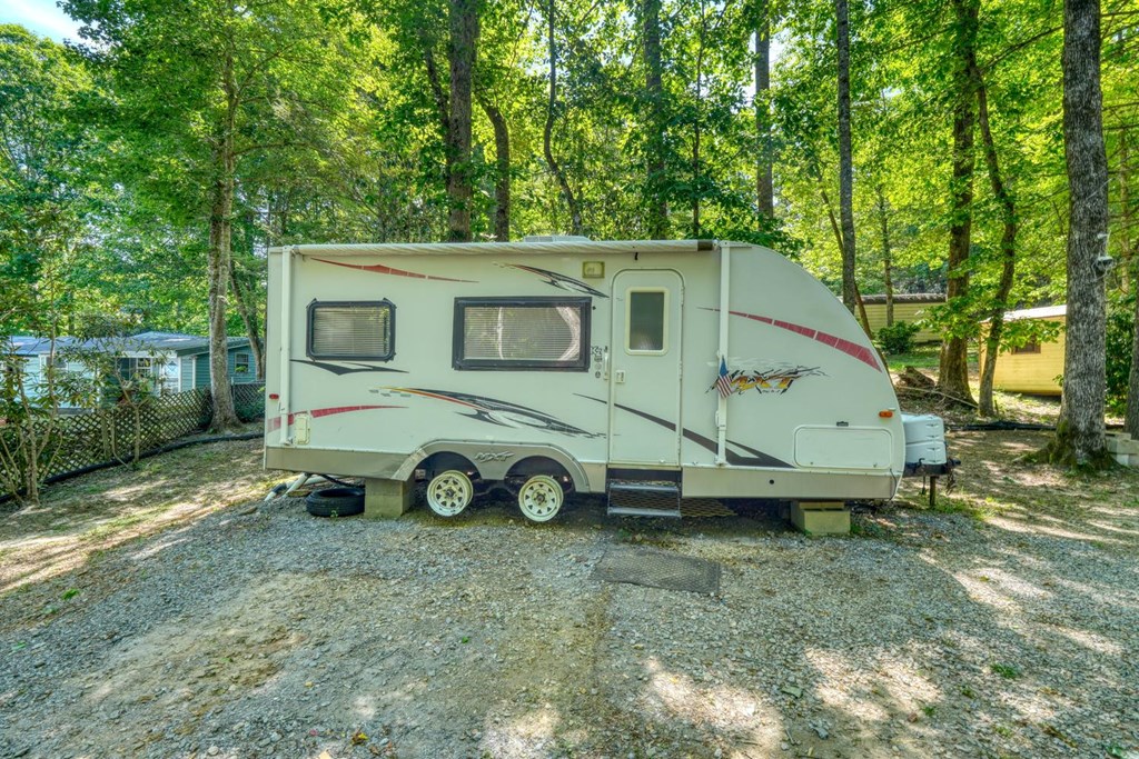 431049  Fixer Upper