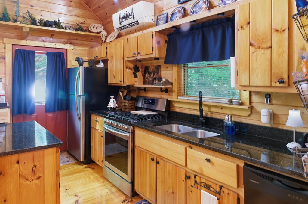 431081  