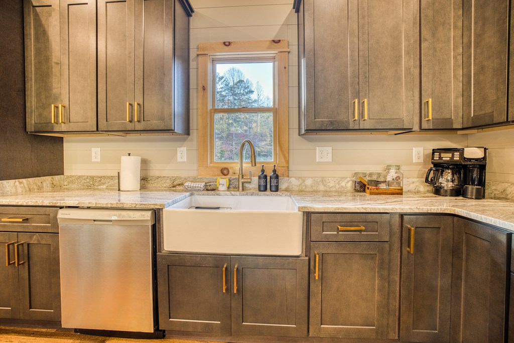 431092 5853016853 Existing Rental History