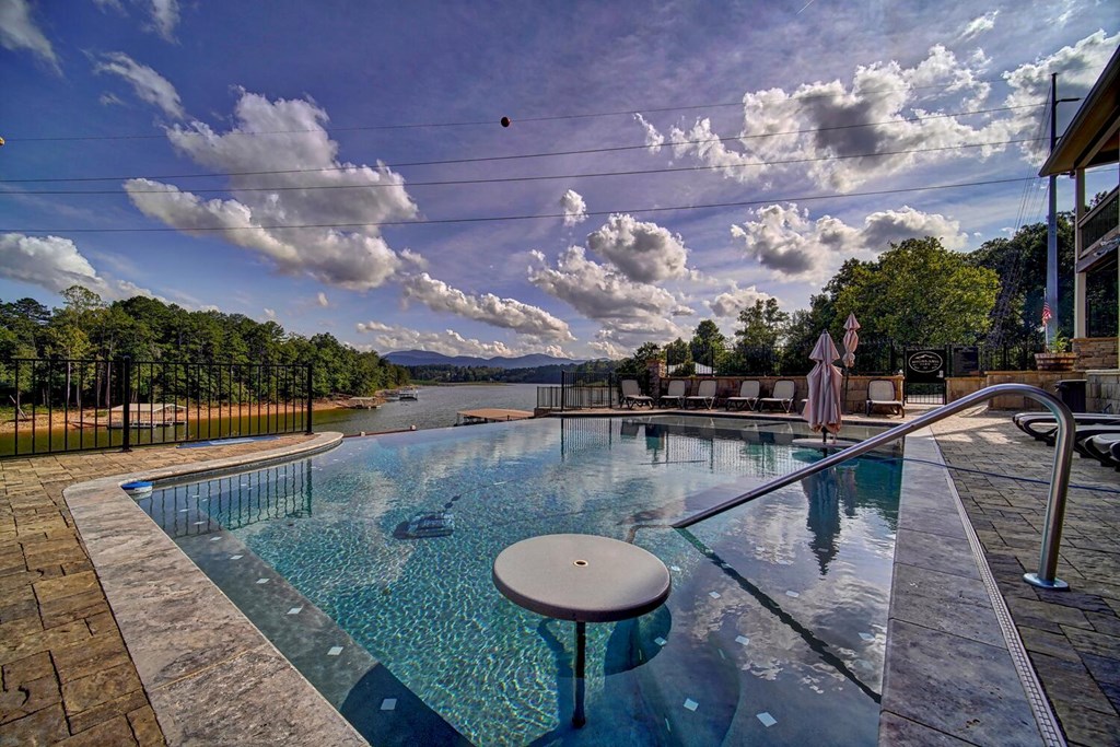 431120 Blairsville
 Land