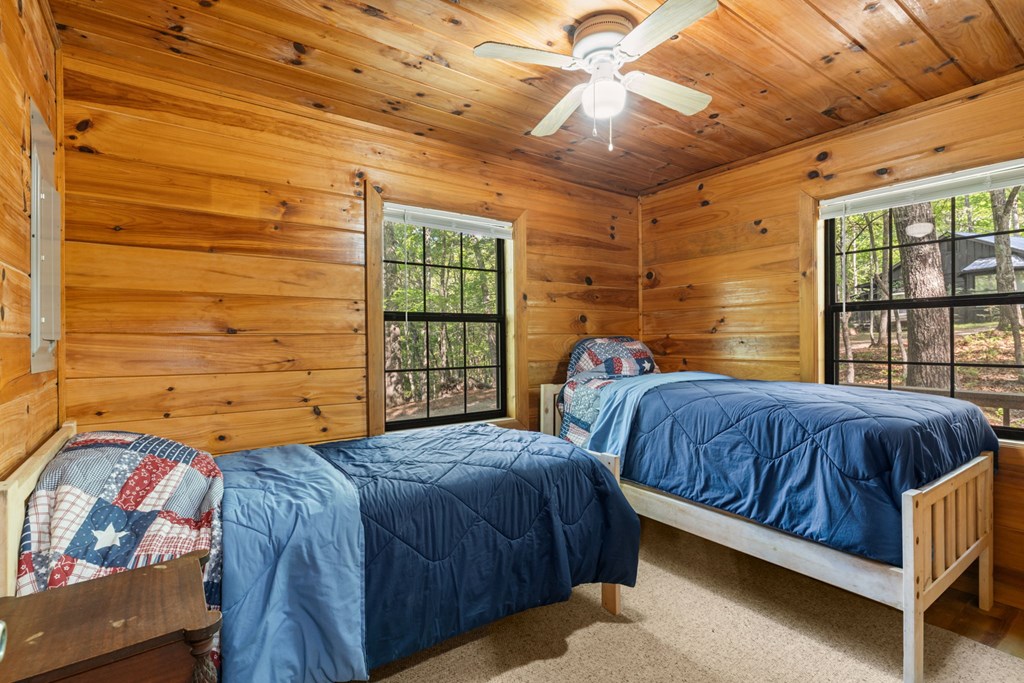 431128 Cherry Log Active