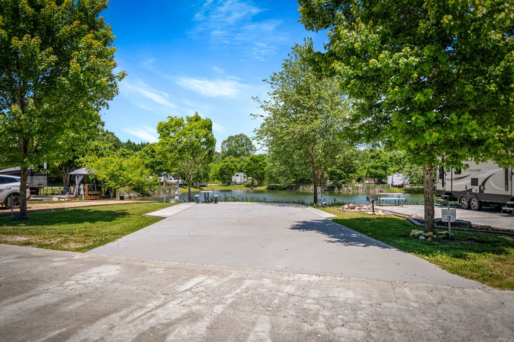 431167 Morganton
 Land