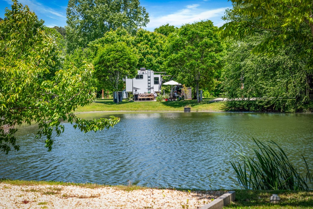 431167 Morganton
 Land