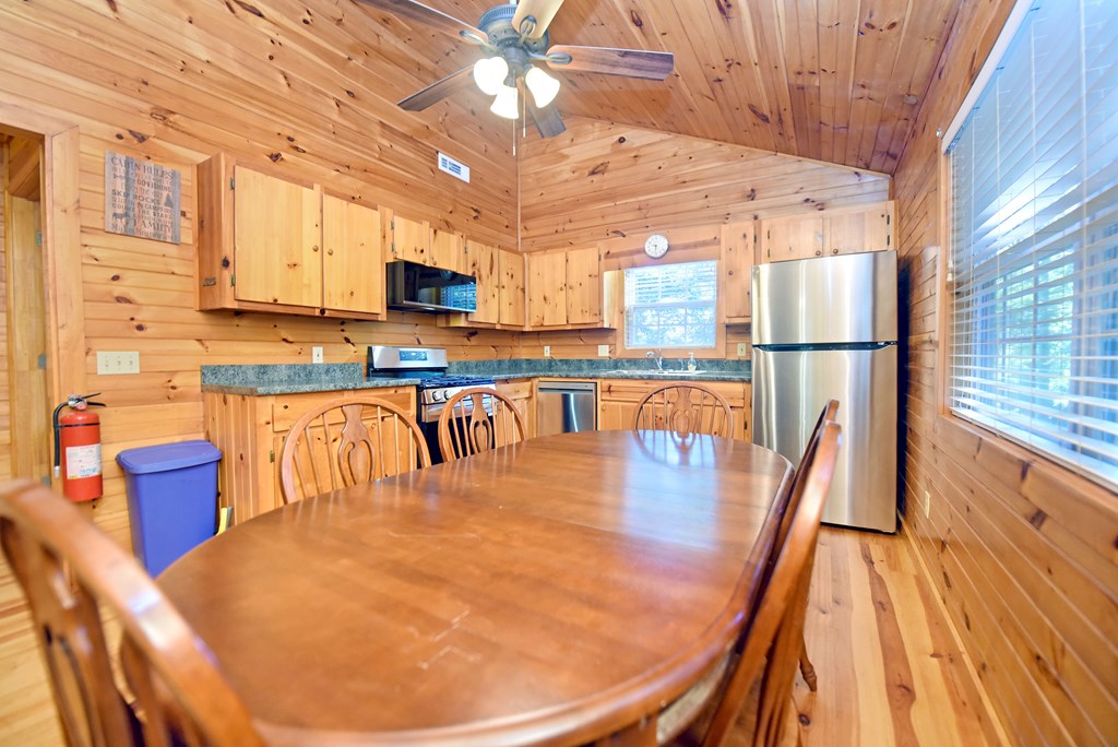 431216 Mineral Bluff Active