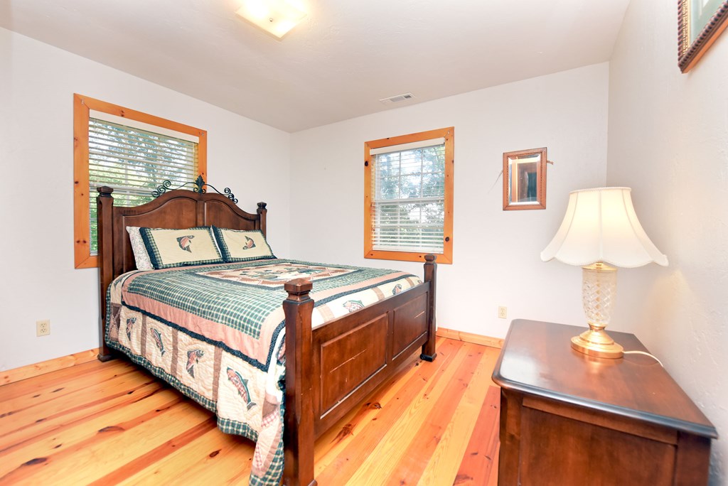 431216 Mineral Bluff Active