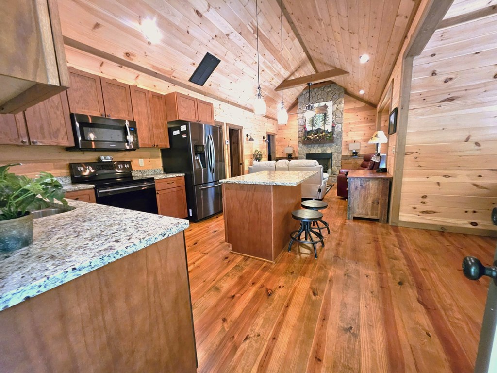 431283 Morganton Active