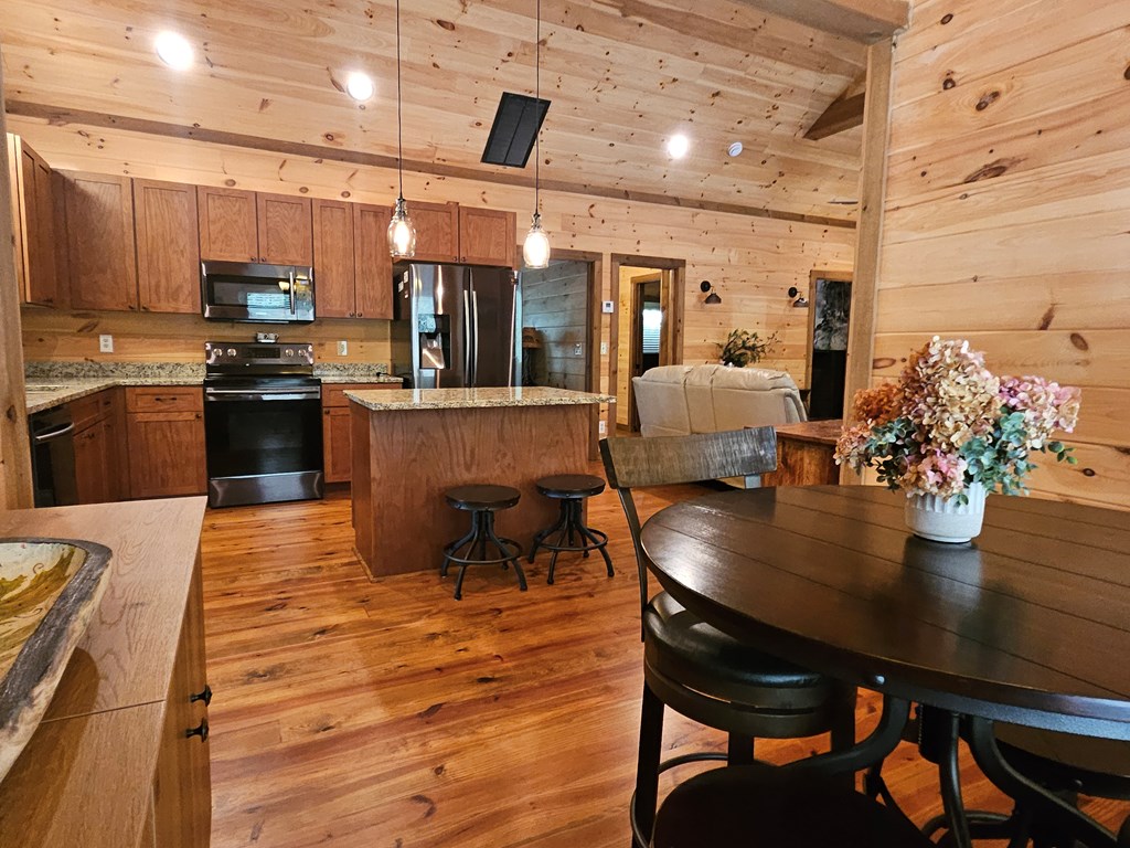 431283 Morganton Active