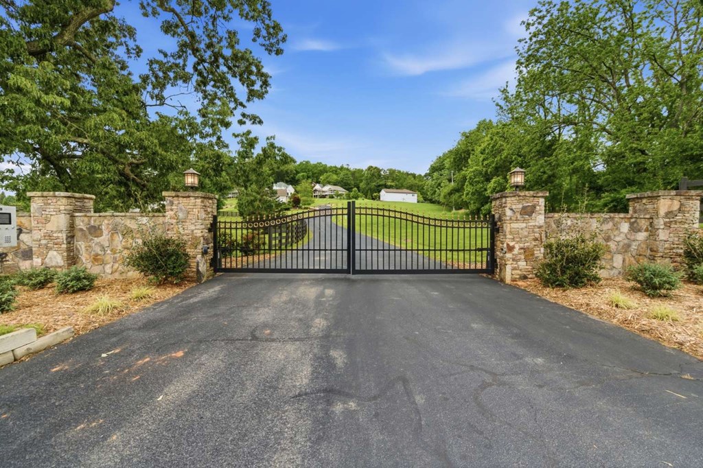 431299 Hayesville
 Land
