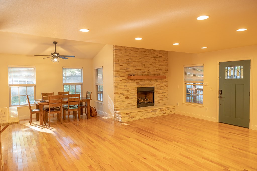 431319  