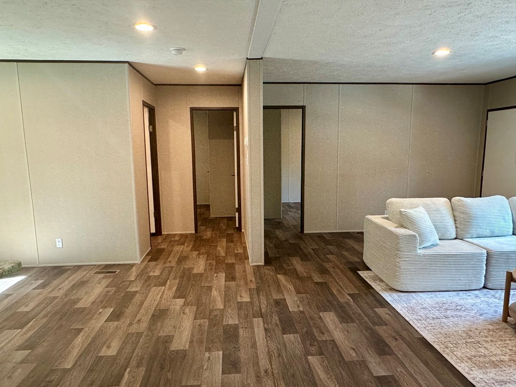 431322 Hayesville Active