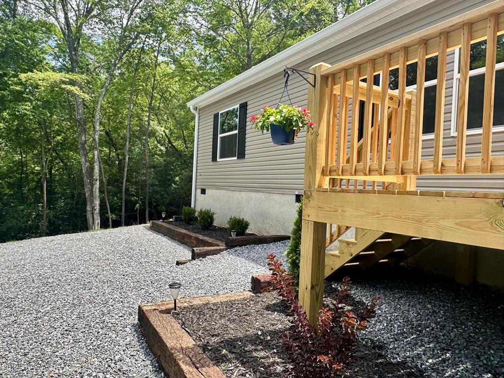 431322 Hayesville Active