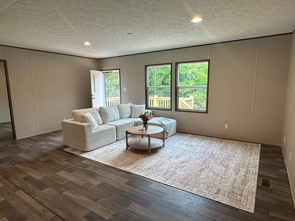431322 Hayesville Active