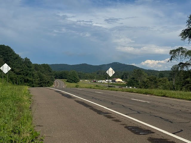 431326 Copperhill
 Land