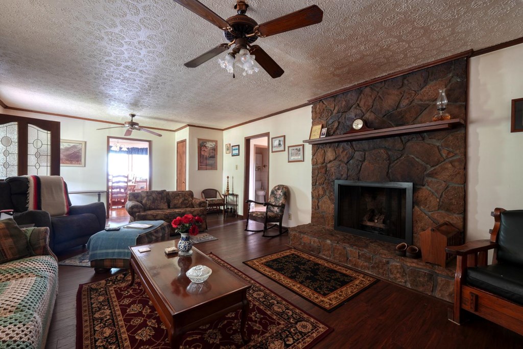 431389 Hiawassee Active