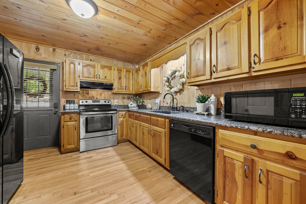 431424 Ellijay Active