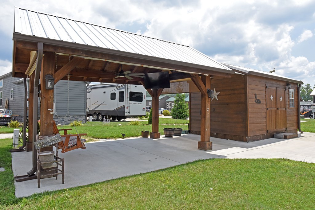 431465 Blairsville
 Land