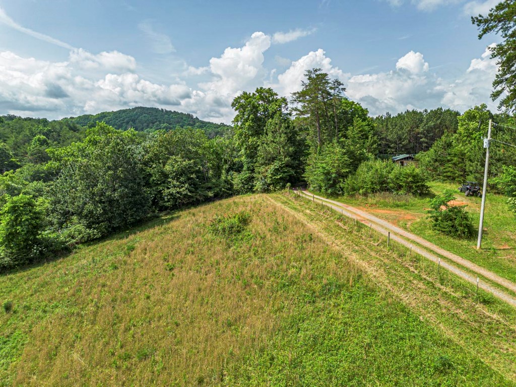 431489 Copperhill
 Land