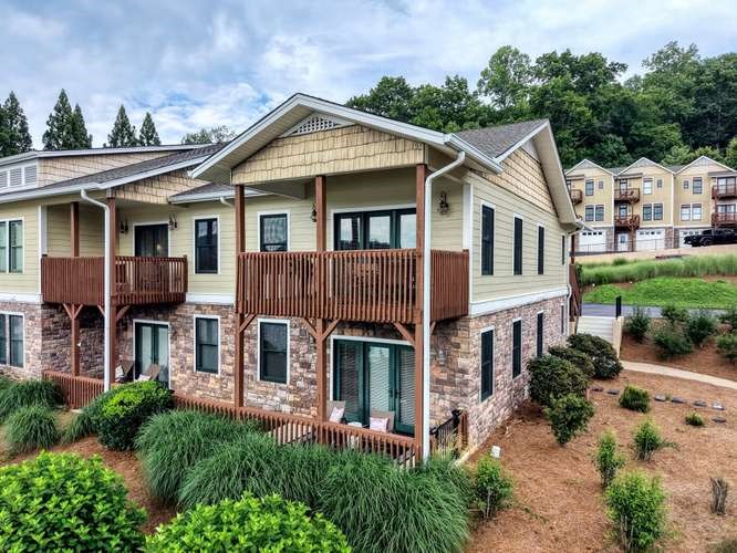 431527 Hiawassee Active