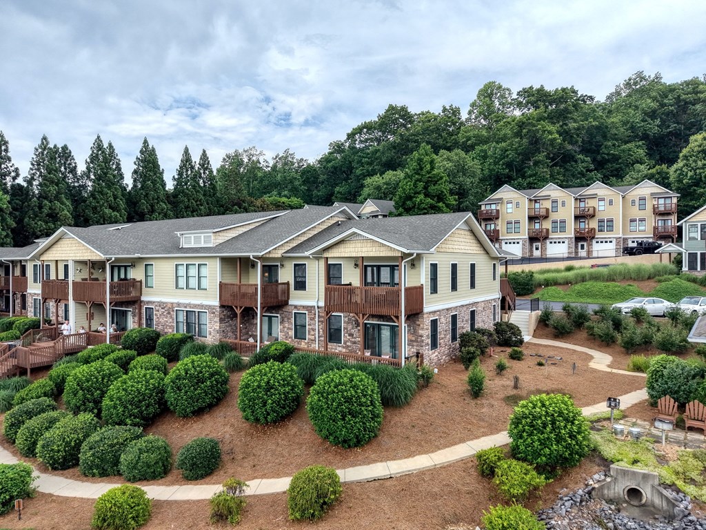 431527 Hiawassee Active