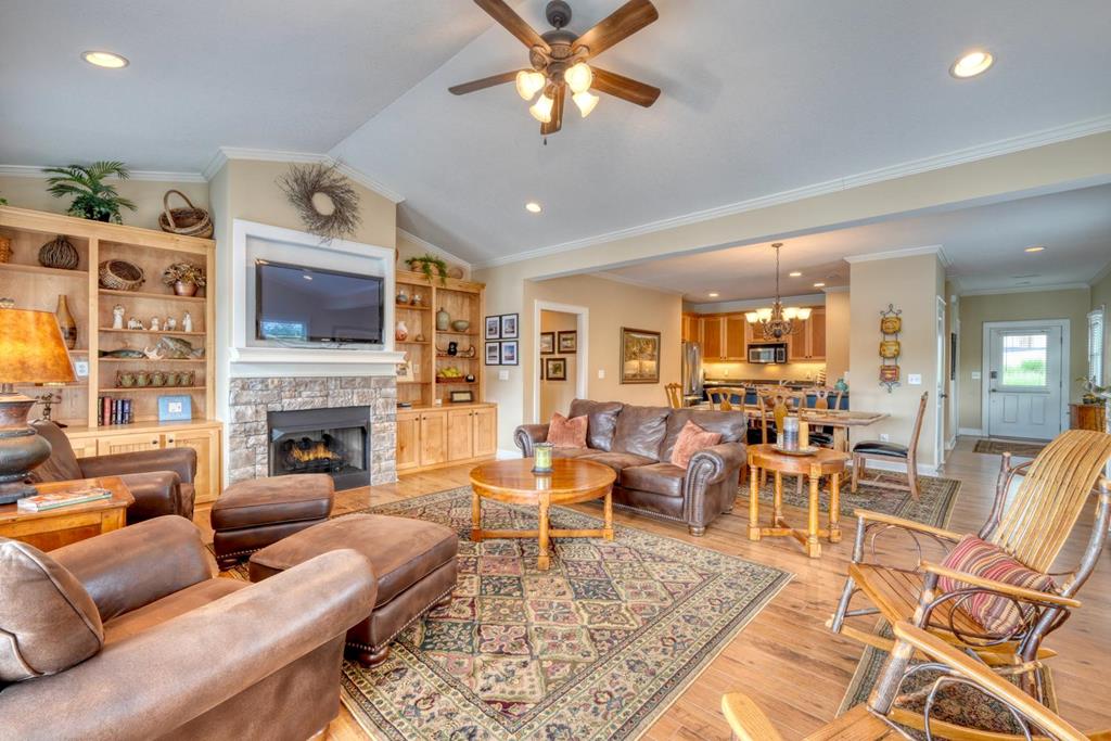 431527 Hiawassee Active