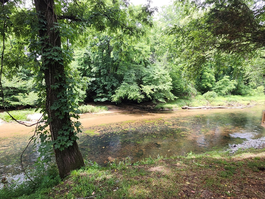 431566 Hayesville
 Land