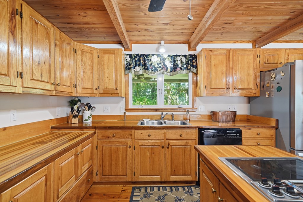 431582 Ellijay Active