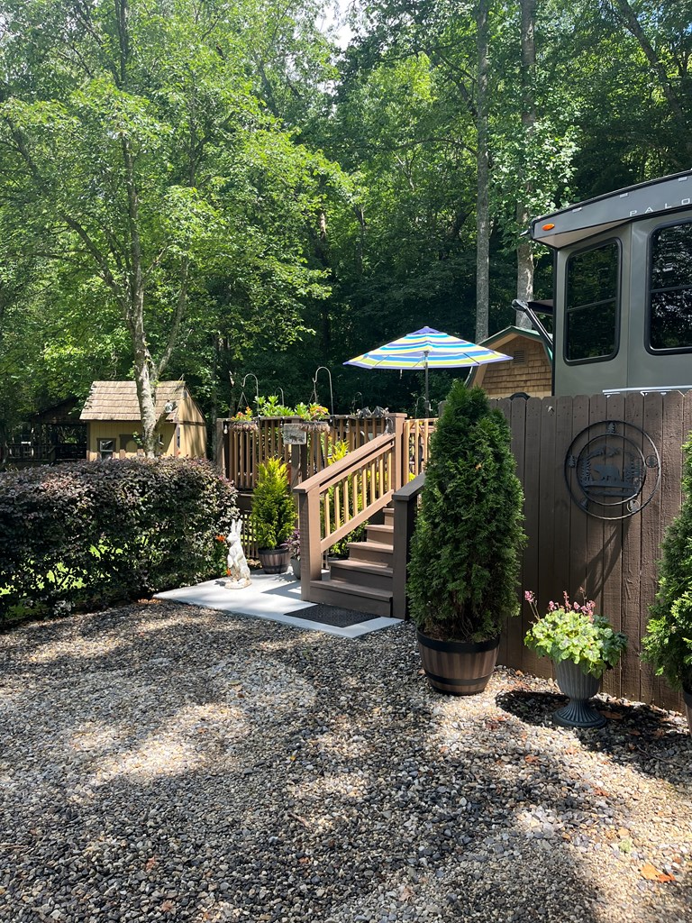 431590 Blairsville
 Land